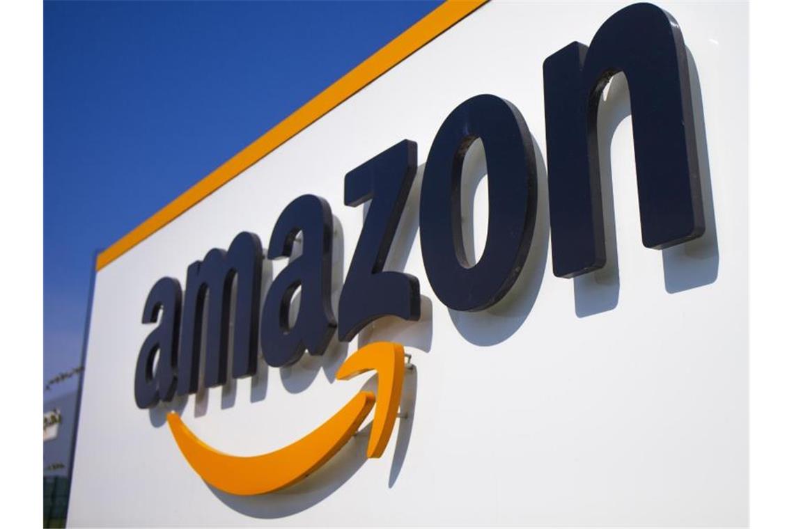 Der deutsche Onlinehandel rechnet trotz der jüngsten Warnsignale vom US-Internetgiganten Amazon vorläufig nicht mit einem Ende des kräftigen Wachstums im E-Commerce. Foto: Michel Spingler/AP/dpa