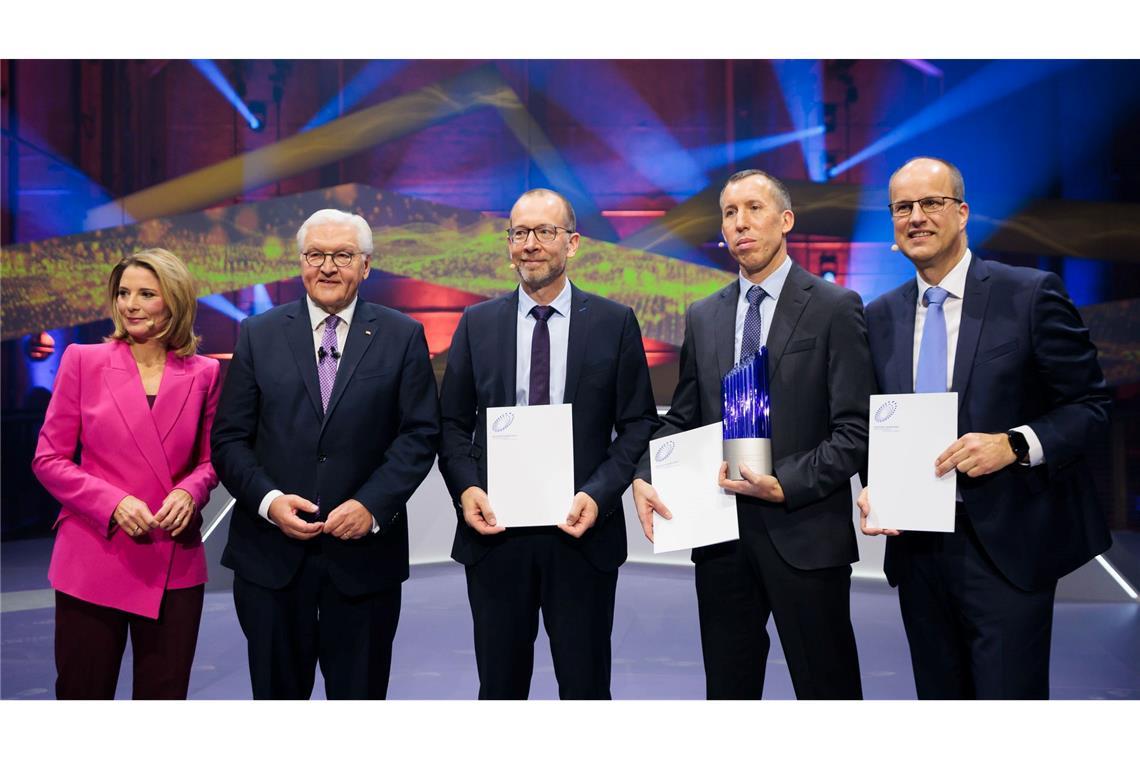 Der Deutsche Zukunftspreis ging in diesem Jahr an das Team "Kraftpaket fürs Klima - Fernverkehr-Lkw mit Wasserstoff elektrisch betreiben.