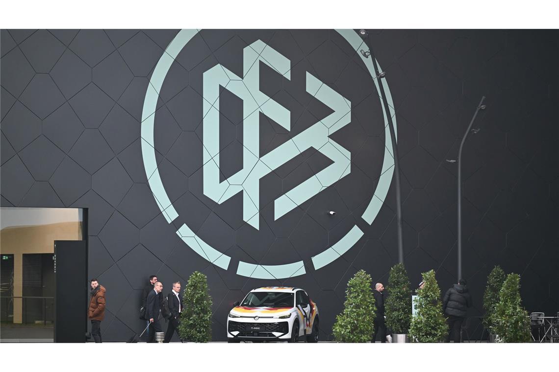 Der DFB ist bei der Gründung eines Ligaverbandes womöglich außen vor. (Archivbild)