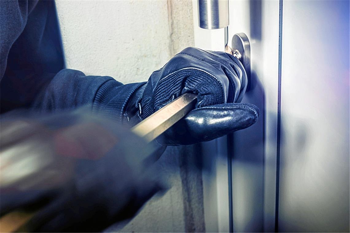 Wohnungseinbruch in Backnang Der Dieb oder die Diebe brachen in ein Wohnhaus in der Langenbachstraße ein. Symbolbild: AA+W - stock.adobe.com