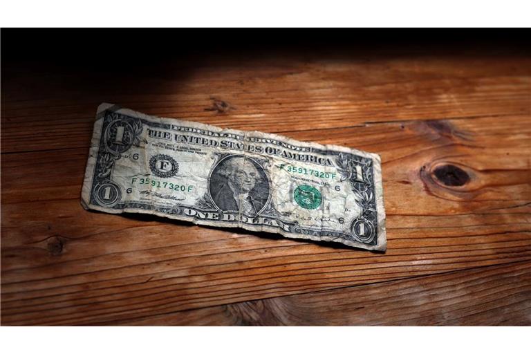 Der Dollar ist globale Reservewährung. Doch die schnell steigende Staatsverschuldung weckt Zweifel an der finanziellen Stabilität der USA.
