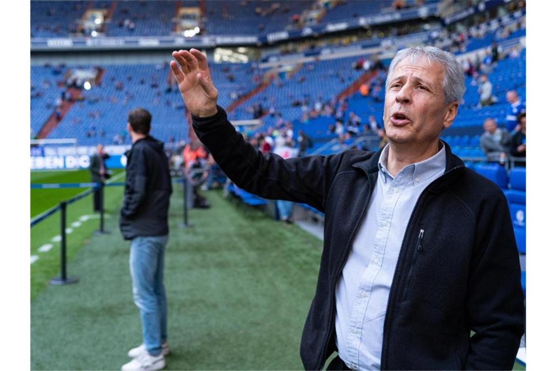 Atempause für Favre: Glückliche Nullnummer im Derby Der Dortmunder Trainer Lucien Favre bekommt derzeit Gegenwind. Foto: Guido Kirchner/dpa