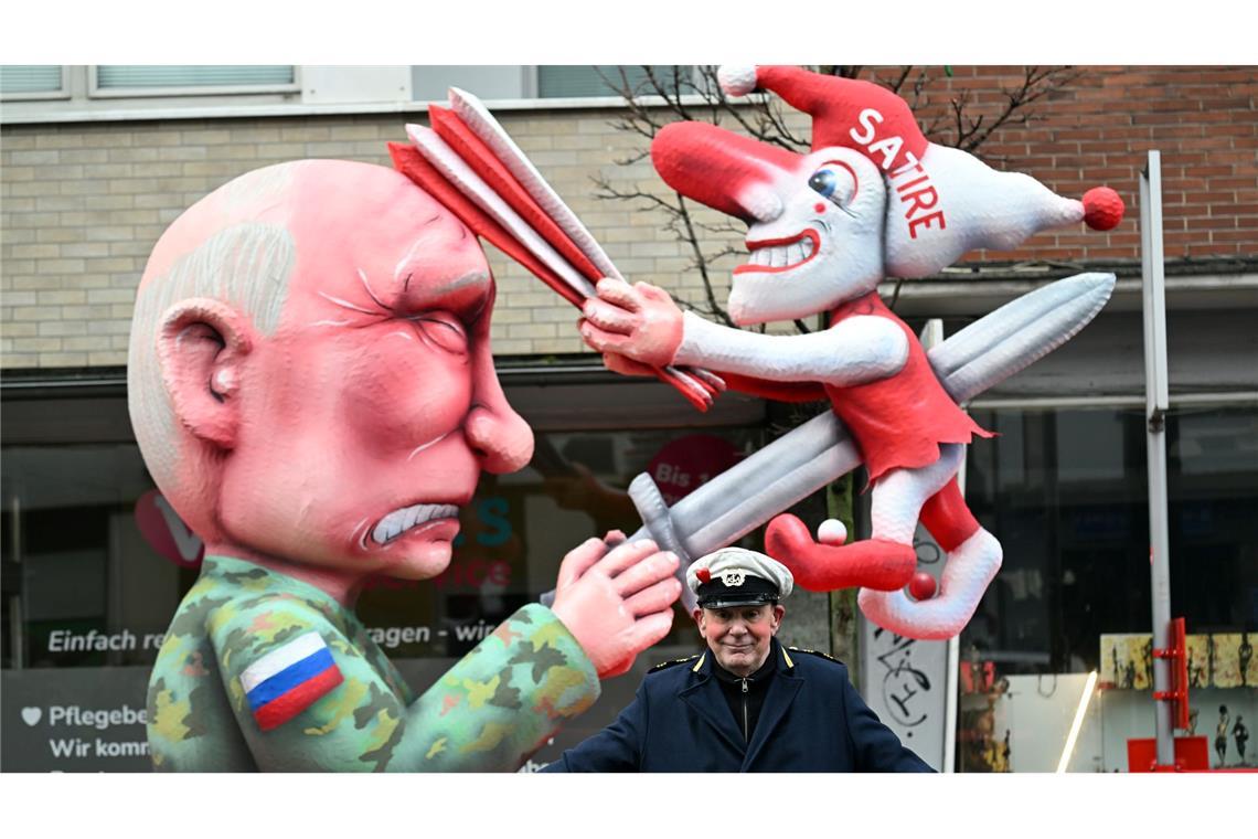 Der Düsseldorfer Karnevalswagenbauer Jacques Tilly lässt sich nicht dadurch einschüchtern, dass er in Russland angeklagt worden ist.