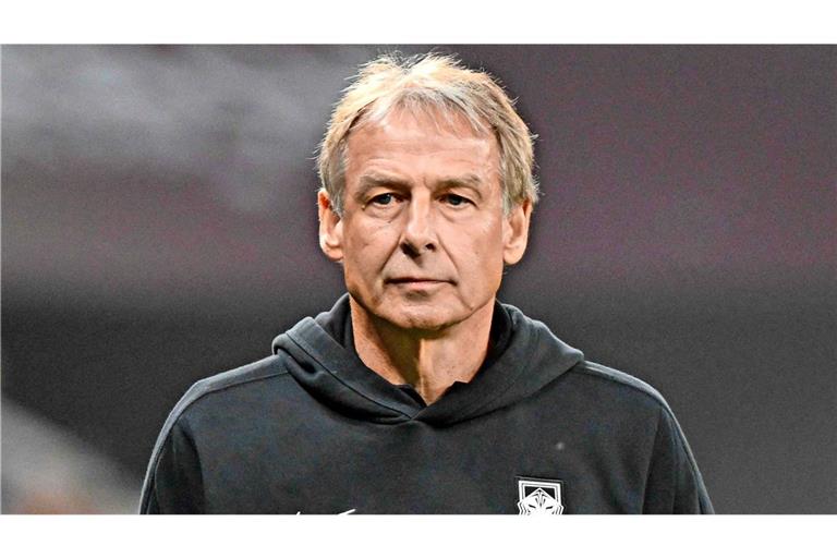 Der ehemalige Bundestrainer Jürgen Klinsmann (61) hat die DFB-Elf  vor politischen Gesten bei der anstehenden Fußball-WM  gewarnt (Archivfoto).