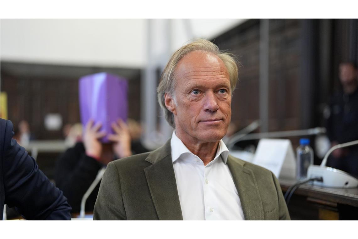 Block-Prozess: Ex-Mann schildert Angst vor Dauerüberwachung Der ehemalige Fernsehmoderator Gerhard Delling und Lebensgefährte von Christina Block ist wegen Beihilfe angeklagt.