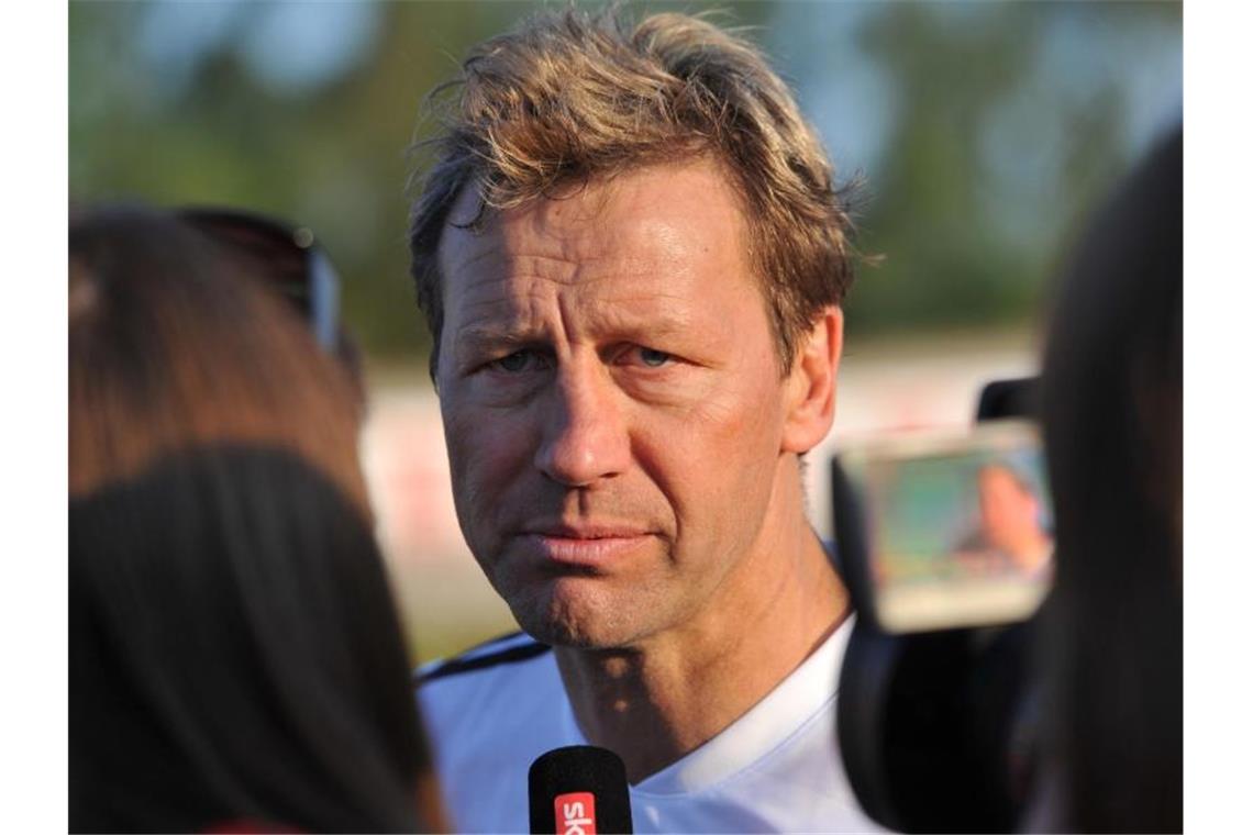 Buchwald kritisiert Stuttgarts Ex-Sportchef Reschke Der ehemalige Fußball-Nationalspieler Guido Buchwald gibt ein Interview. Foto: Andreas Gebert/Archivbild