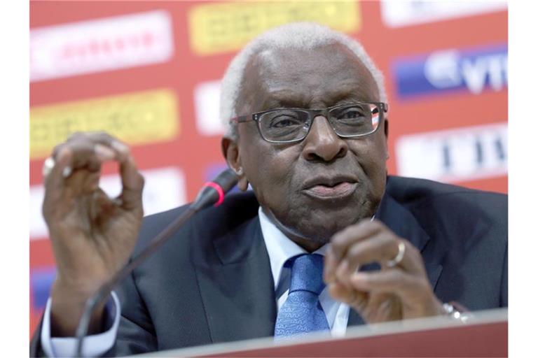 Der ehemalige Präsident der IAAF) Lamine Diack muss sich vor Gericht verantworten. Foto: Michael Kappeler
