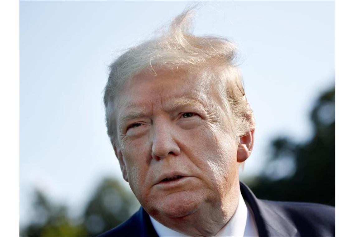 Trump an Biden: Richten Sie Putin „herzlichste Grüße“ aus Der ehemalige US-Präsident Donald Trump wendet sich spöttisch an seinen Nachfolger Joe Biden. Foto: Alex Brandon/AP/dpa