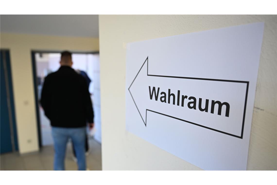 Der Eingang zu einem Wahlraum in Weil der Stadt.