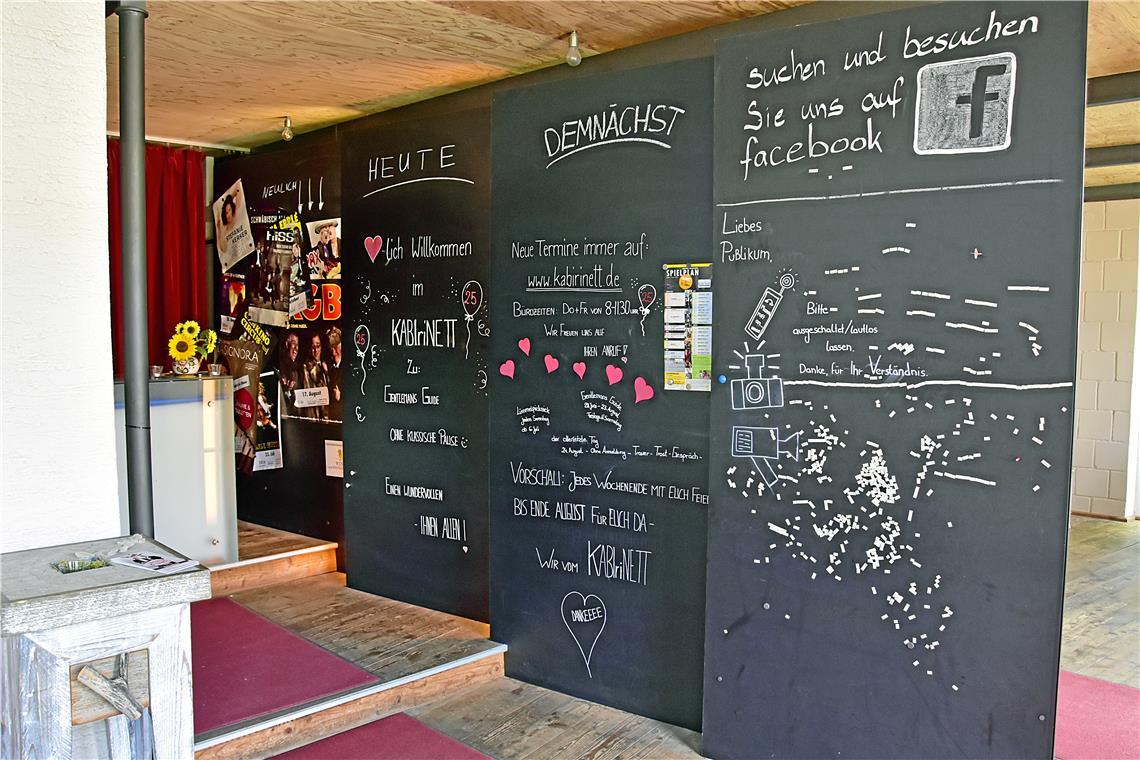 Der Eingang zum Theater. Der letzte Tag im Kabirinett in Spiegelberg-Großhöchber...