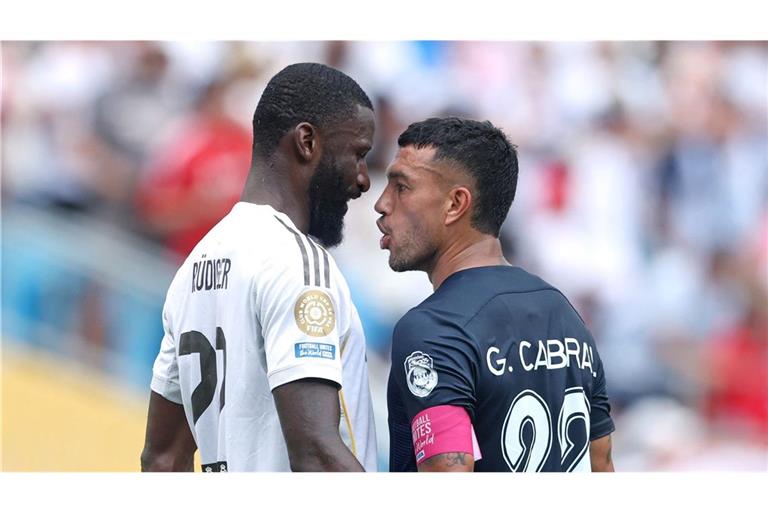 Der eingewechselte Antonio Rüdiger (links) war in der Nachspielzeit mit Gustavo Cabral aneinander geraten