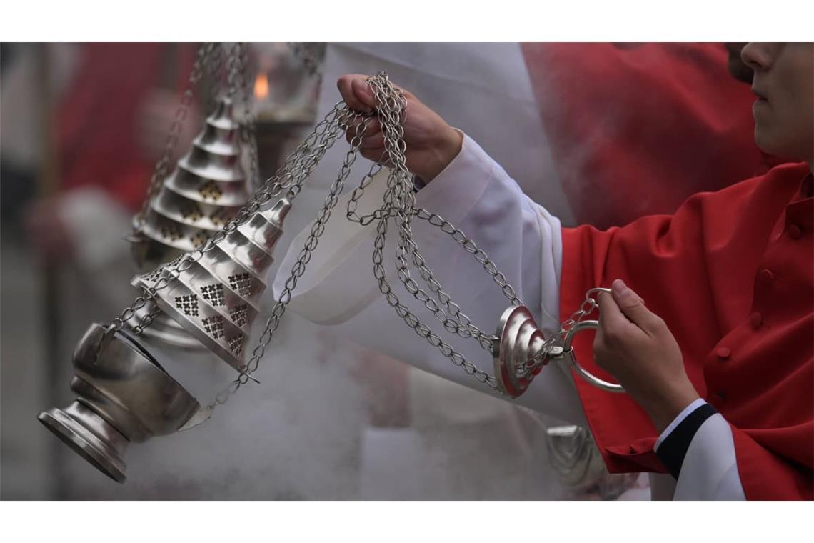 Der Einsatz von Weihrauch gehört in der katholischen Kirche dazu.