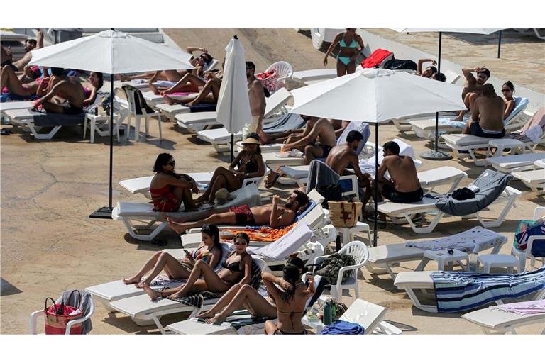 Der Eintritt zum Beiruter Strandclub "Sporting" kostet in diesem Jahr mindestens 30 Euro.