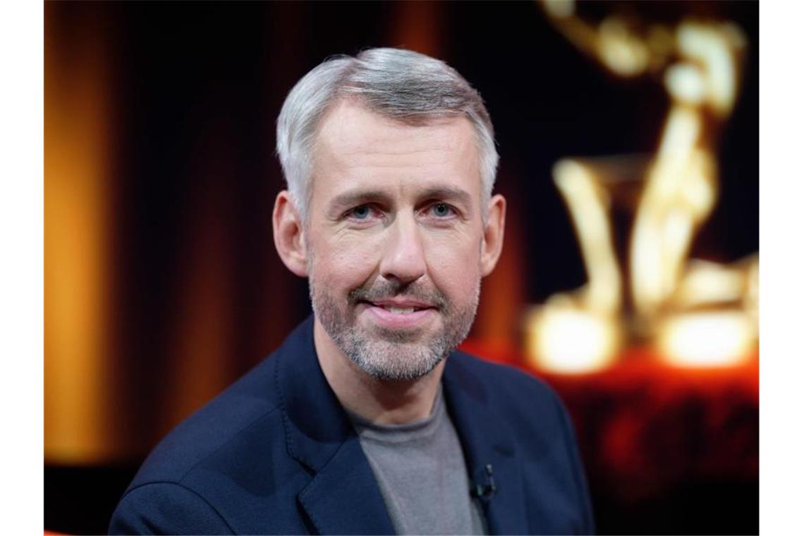 Pufpaff am Knopf: „TV total“ kehrt mit Topquote zurück Der Entertainer Sebastian Pufpaff im „TV total“-Studio. Foto: Henning Kaiser/dpa