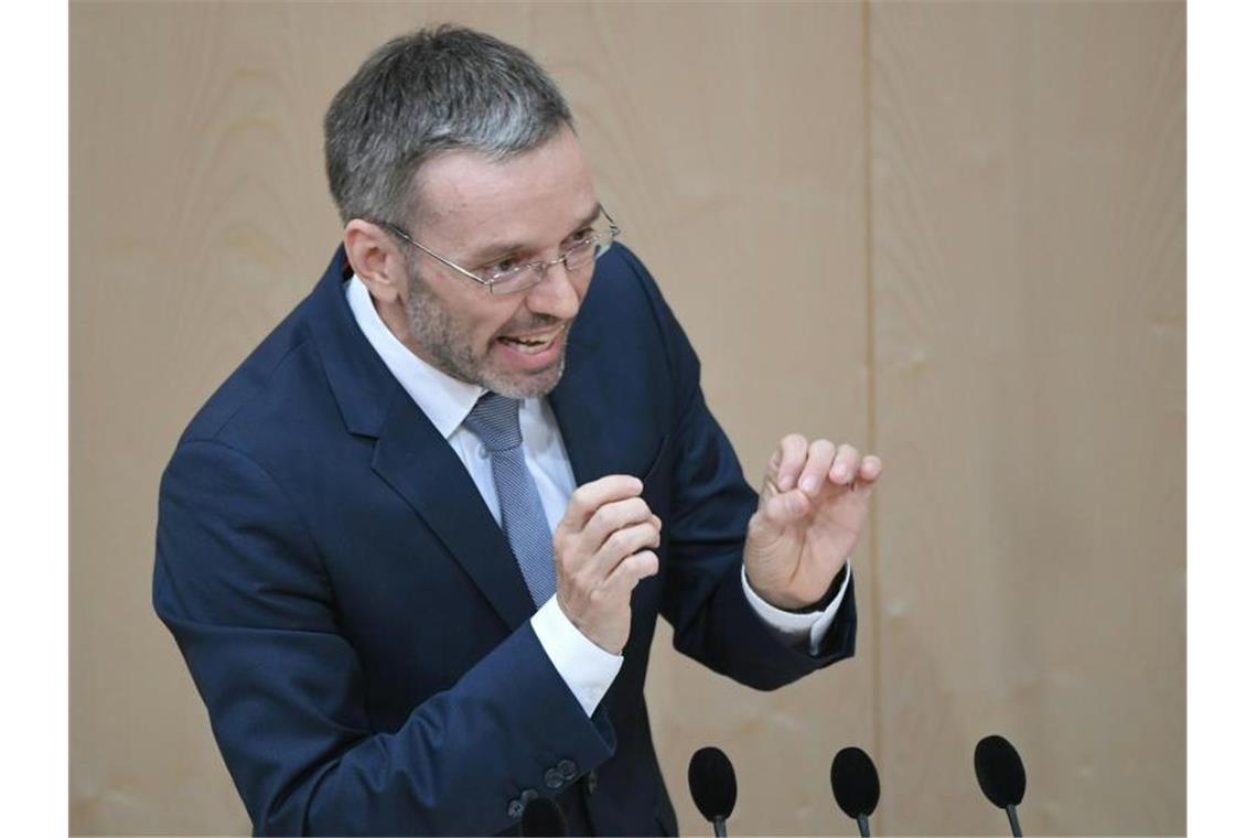 Der entlassene Innenminister Herbert Kickl warf Kurz vor, eher seine Macht als das Wohl der Bevölkerung im Auge zu haben. Foto: Roland Schlager/APA