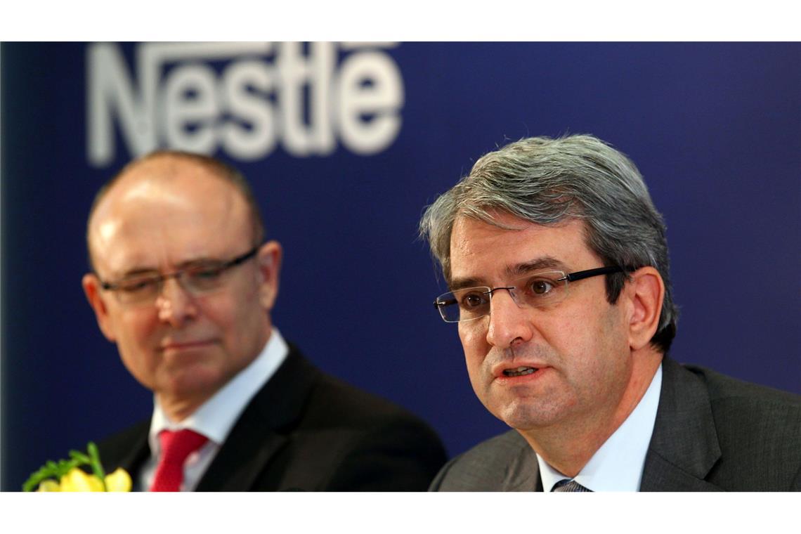 Zweiter Chefwechsel in einem Jahr - Nestlé unter Druck Der entlassene Nestle-Manager Laurent Freixe (rechts) - hier auf einer Pressekonferenz 2012
