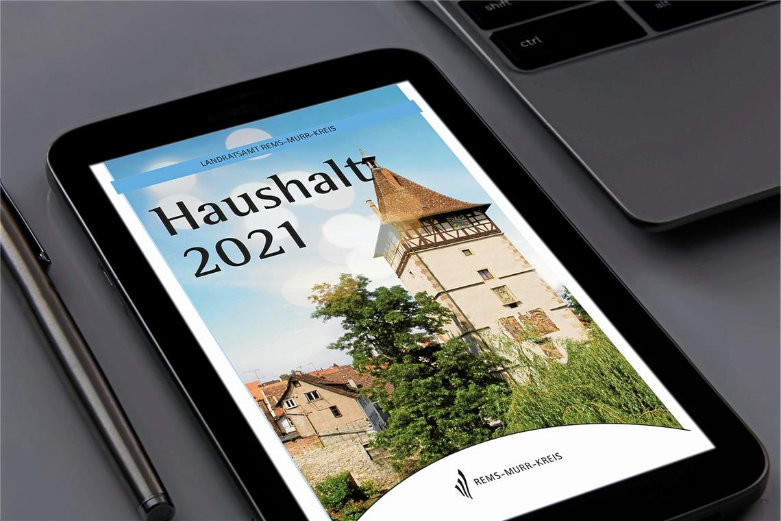 Das große Tauziehen fällt aus Der Entwurf für den Kreishaushalt 2021 ist der erste, der nicht mehr als Buch, sondern ausschließlich in digitaler Form vorliegt. Foto: Landratsamt