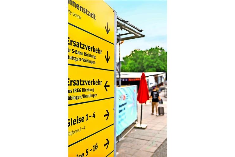 Der Ersatzverkehr dürfte auch in den kommenden zwei Jahren eine wichtige Vokabel für die Bahnpendler in der Region Stuttgart bleiben.