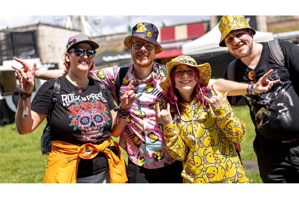 Der erste Festivaltag in Nürnberg startete mit Regen. Danach war das Wetter wechselhaft, die Laune der Fans aber gut.
