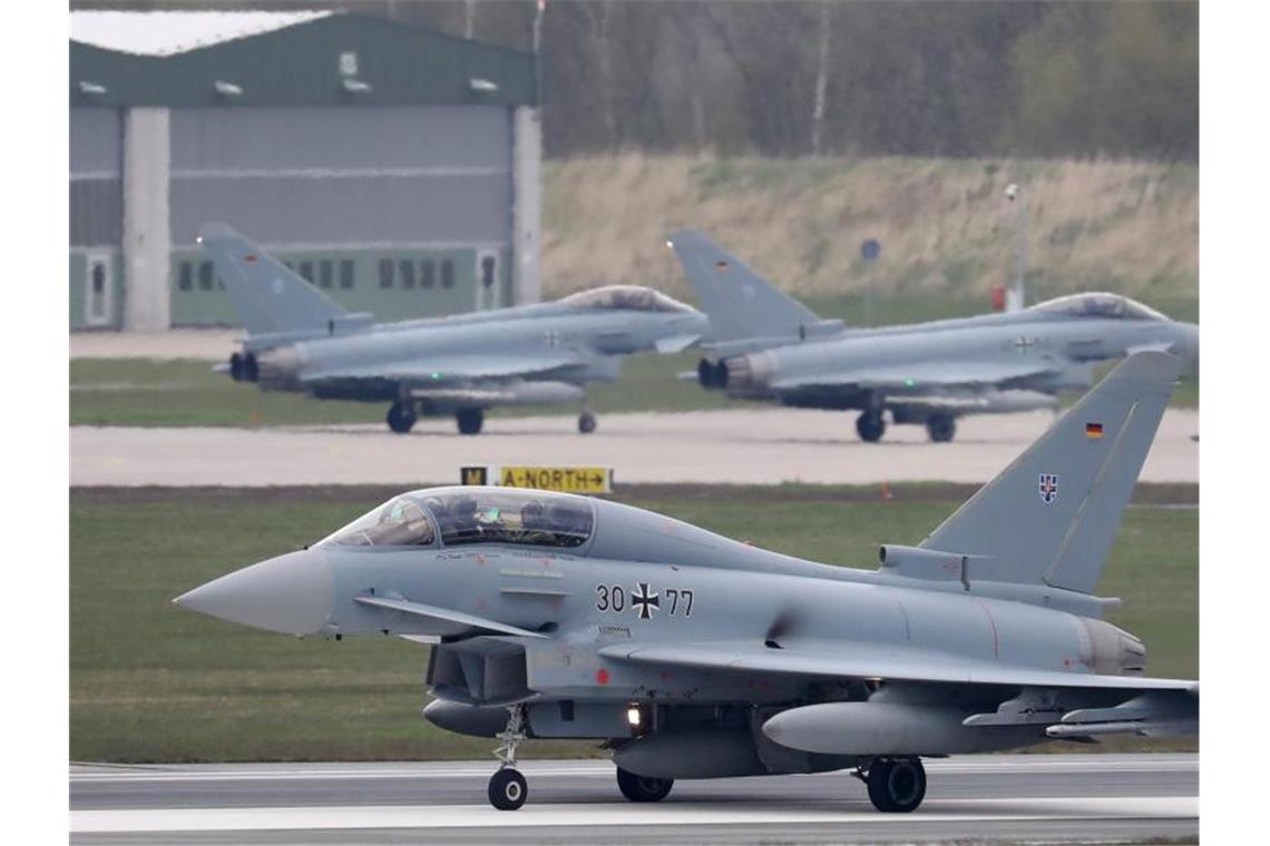 Grundsatz-Einigung auf neues europäisches Luftkampfsystem Der Eurofighter, der unter anderem von der deutschen Luftwaffe eingesetzt wird, soll von einem neuen System abgelöst werden. Foto: Bernd Wüstneck/dpa-Zentralbild/dpa