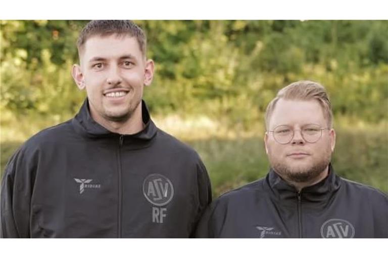 Der Ex-Keeper Robin Fast vertrat den fehlenden Chefcoach Alexander Schweizer (rechts).