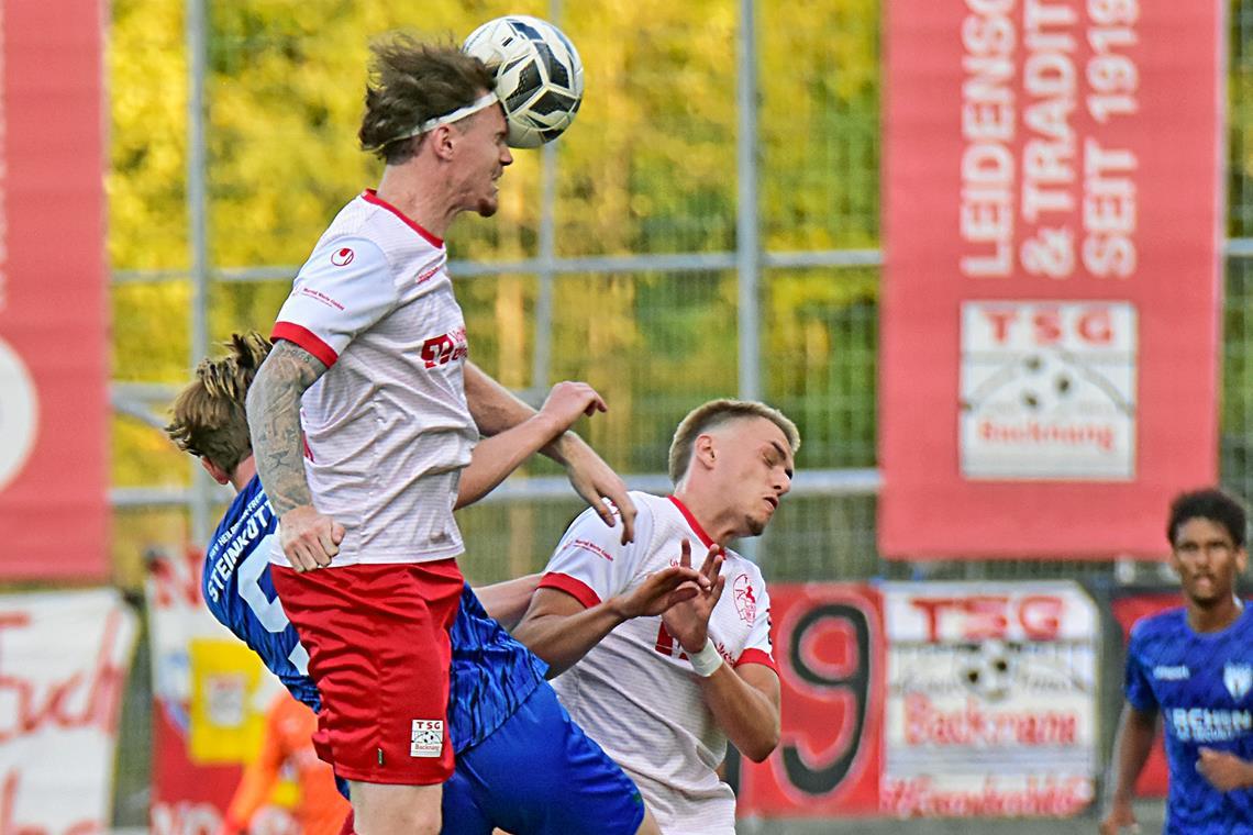 Der Ex-Neckarsulmer Nick Hellmann (links) ist nun erfolgreich für Backnang am Ball. Foto: Tobias Sellmaier