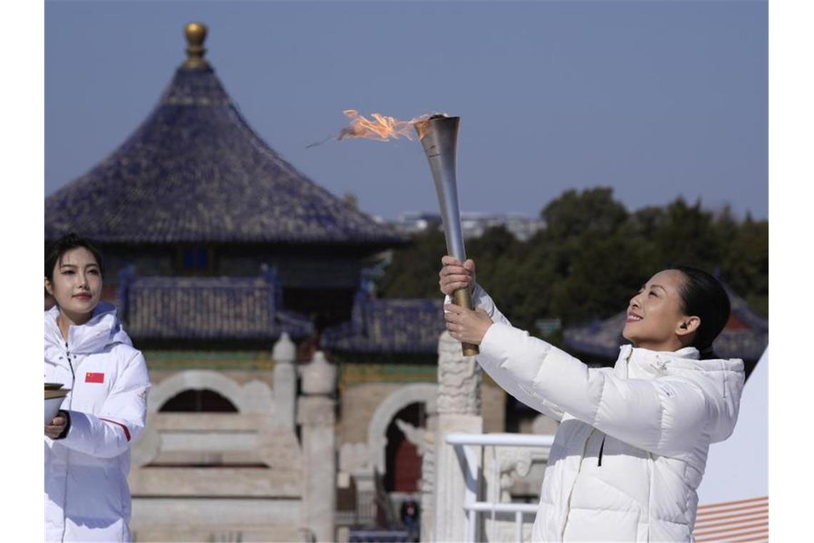 Fackellauf für Paralympische Winterspiele beginnt Der Fackellauf für die Winter-Paralympics in Peking hat begonnen. Foto: Ng Han Guan/AP/dpa