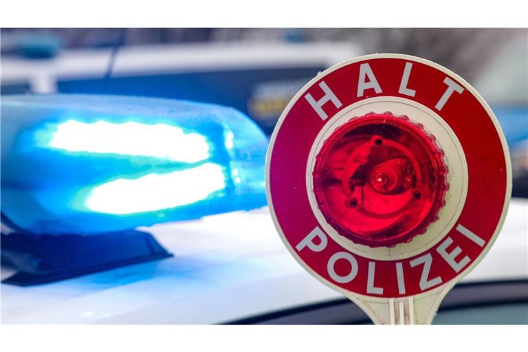 Der Fahranfänger hat unter anderem mehrfach die zulässige Höchstgeschwindigkeit überschritten. (Symbolbild)