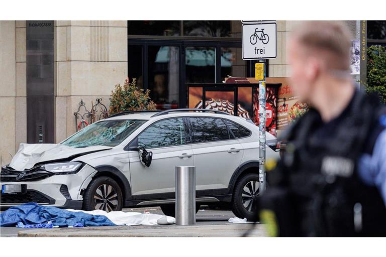 Der Fahrer befindet sich aktuell in polizeilichem Gewahrsam.
