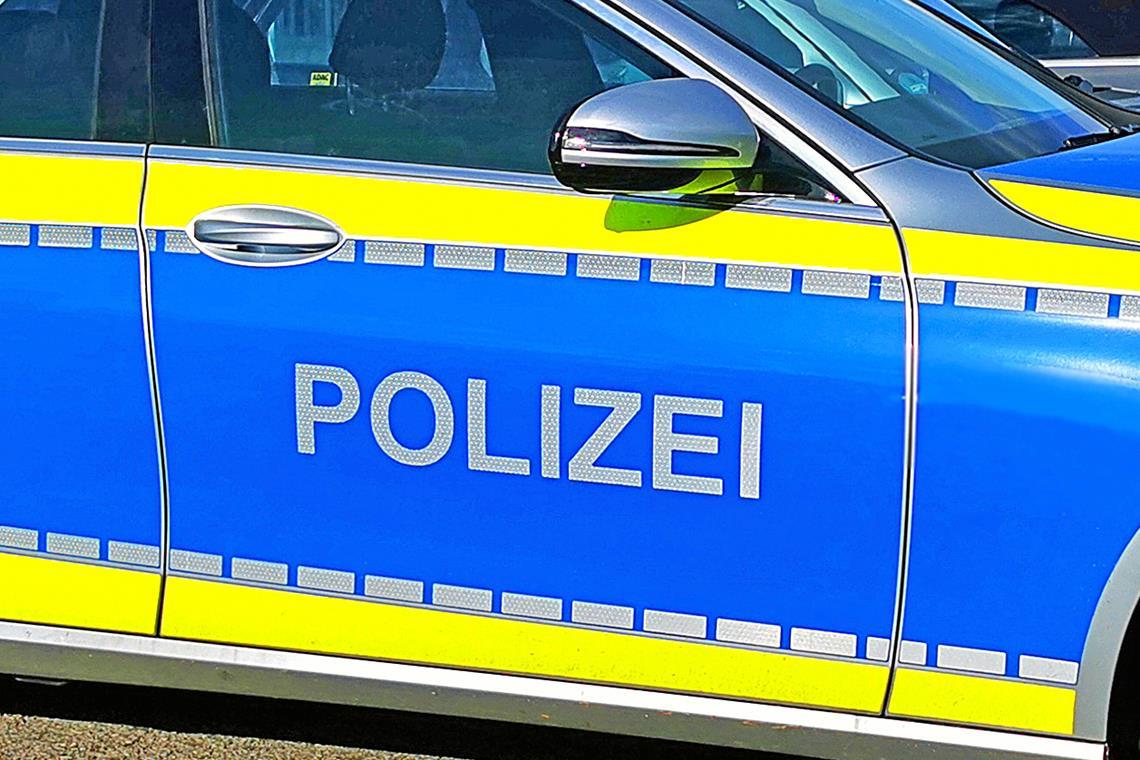 Zu schnell in die Kurve: Pkw überschlägt sich Der Fahrer bleibt laut Polizei glücklicherweise unverletzt. Symbolfoto: Tobias Sellmaier