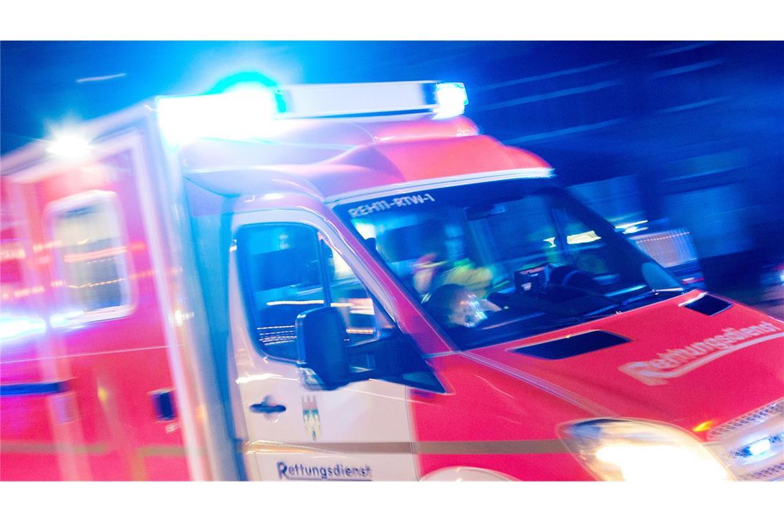 Der Fahrer eines Busses im Kreis Konstanz kam von der Fahrbahn ab. (Symbolbild)