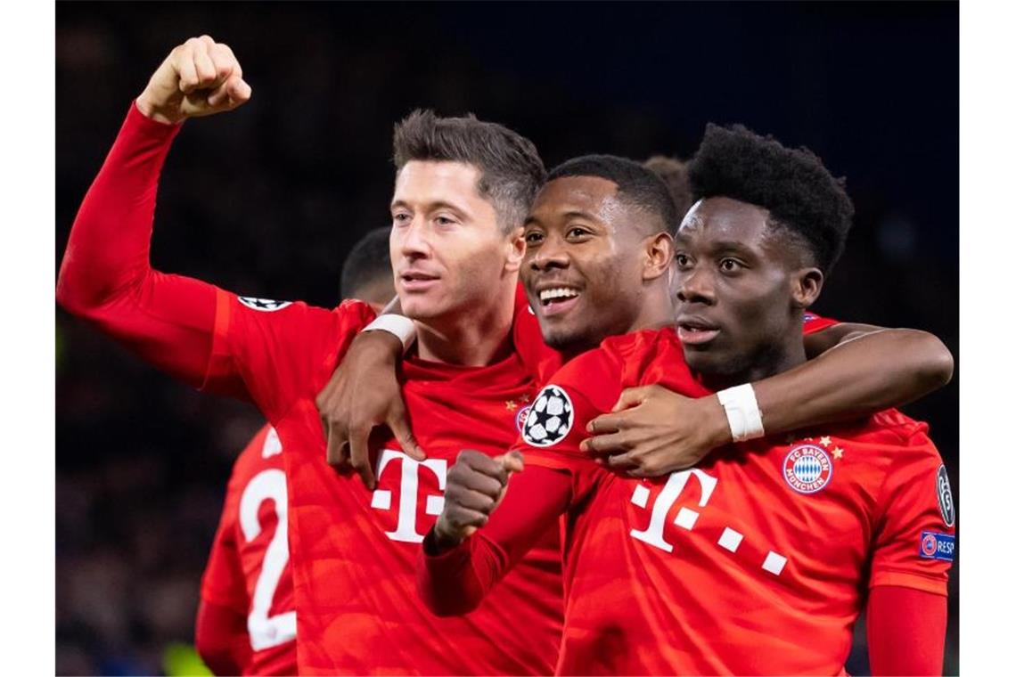 Das bringt die Liga: Titelrennen, Abstiegskampf und Labbadia Der FC Bayern München führt die Bundesliga-Tabelle an. Foto: Sven Hoppe/dpa