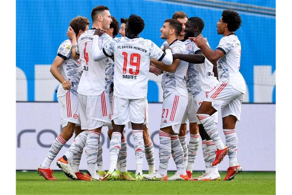 Gerichtstermin vorgezogen: Bayern planen mit Hernández Der FC Bayern München gewann mit 5:1 gegen Bayer Leverkusen. Foto: Marius Becker/dpa