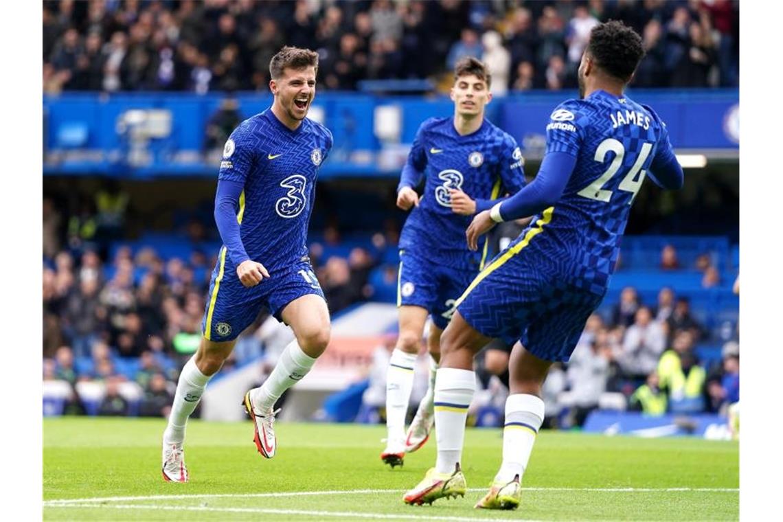 Chelsea mit Gala gegen Norwich: Tuchel gewinnt gegen Farke Der FC Chelsea um Torschütze Mason Mount, Kai Havertz und Reece James (l-r) feierte einen Galasieg. Foto: Tess Derry/PA Wire/dpa