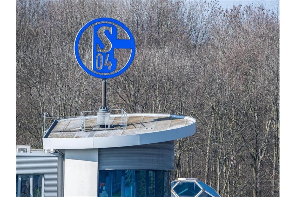 Werben um Rangnick spaltet den FC Schalke - „Putsch-Versuch“ Der FC Schalke 04 steckt tief in der Krise. Foto: Guido Kirchner/dpa