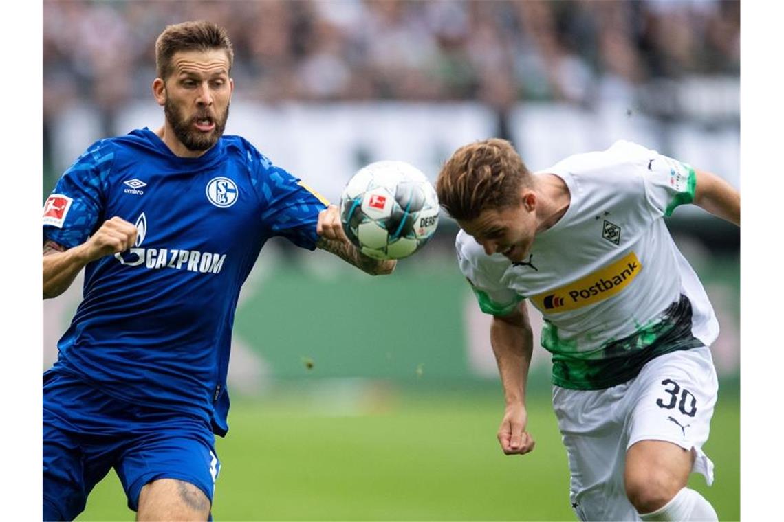 Formcheck: Das ist los bei den 18 Bundesliga-Clubs Der FC Schalke 04 und Borussia Mönchengladbach eröffnen mit der Freitagspartie die Rückrunde der Bundesliga. Foto: Marius Becker/dpa