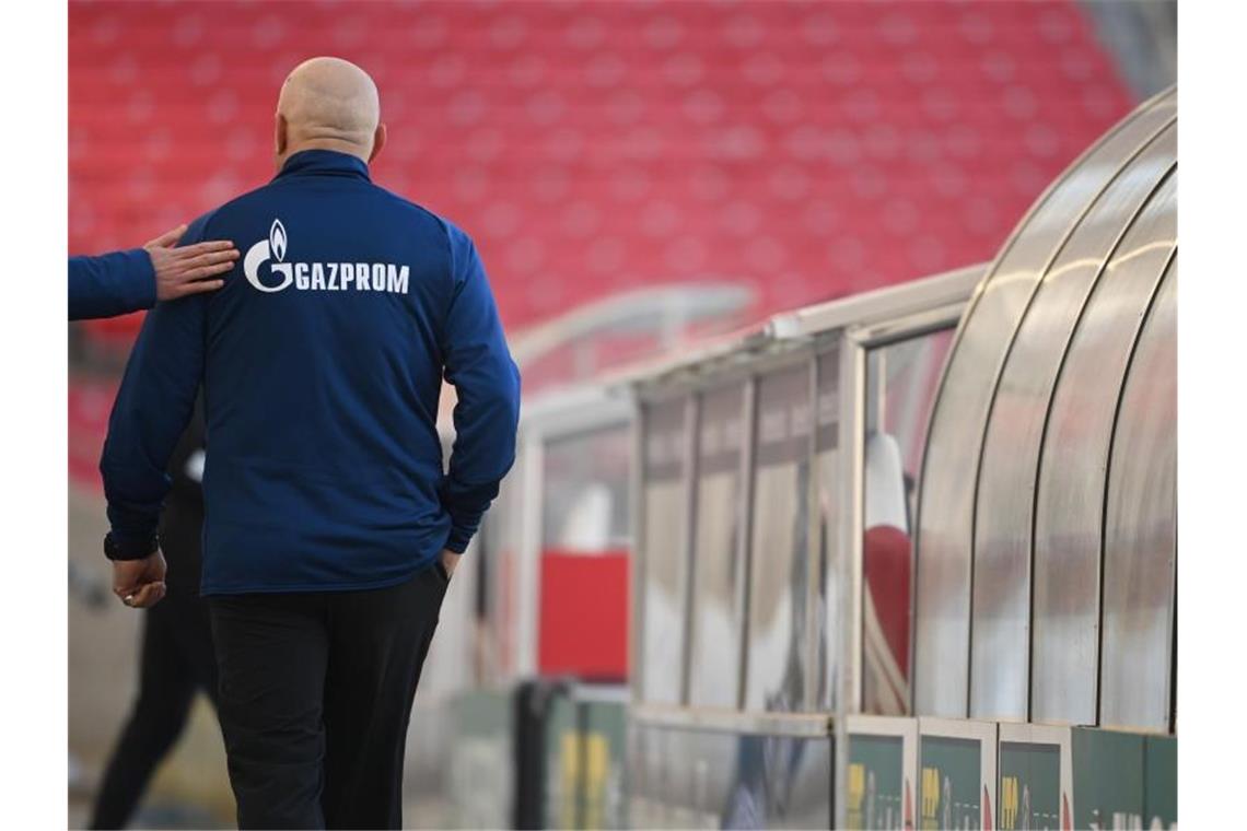 Der FC Schalke 04 hat sich von Trainer Christian Gross getrennt. Foto: Sebastian Gollnow/dpa