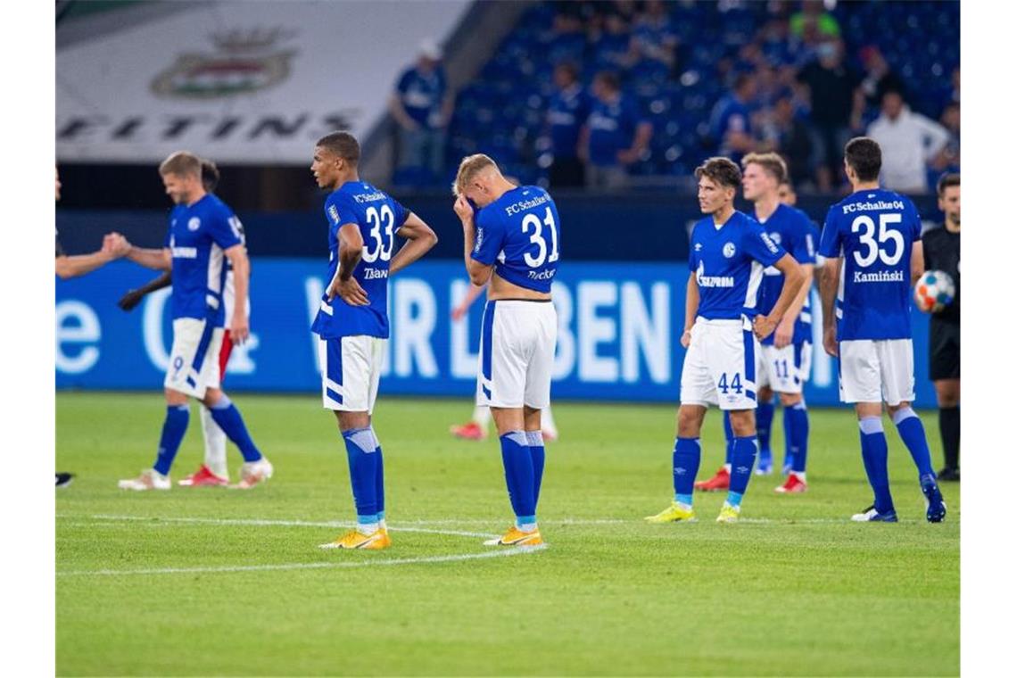 Der FC Schalke 04 unterlag dem HSV mit 1:3. Foto: Guido Kirchner/dpa