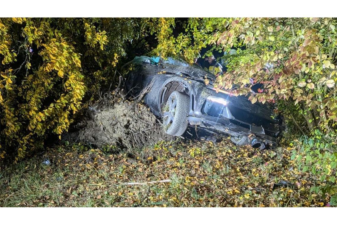 Der Ferrari wurde bei dem Unfall völlig zerstört.
