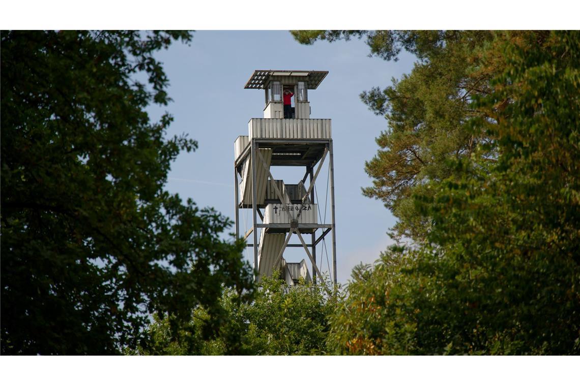 Auf dem Turm im Wald - Rudolf Hoffmann ist Feuerwächter Der Feuerwachturm Galgenberg am nördlichen Rand des Ruhrgebiets ist Teil eines Verbundes.