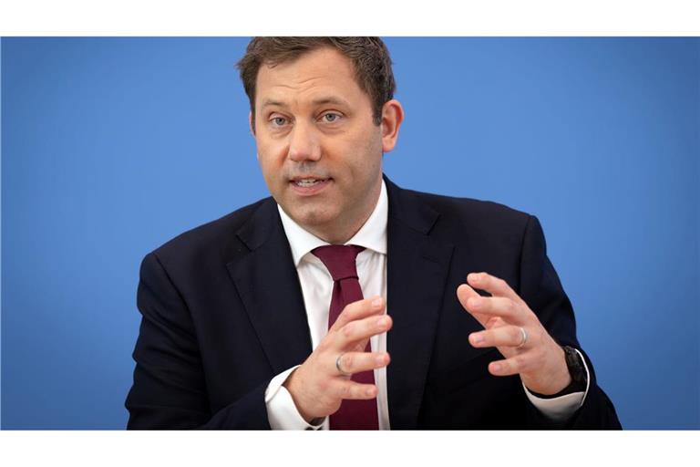 Der Finanzminister will Investitionen hochfahren - und kündigt schon neue Sparzwänge an.