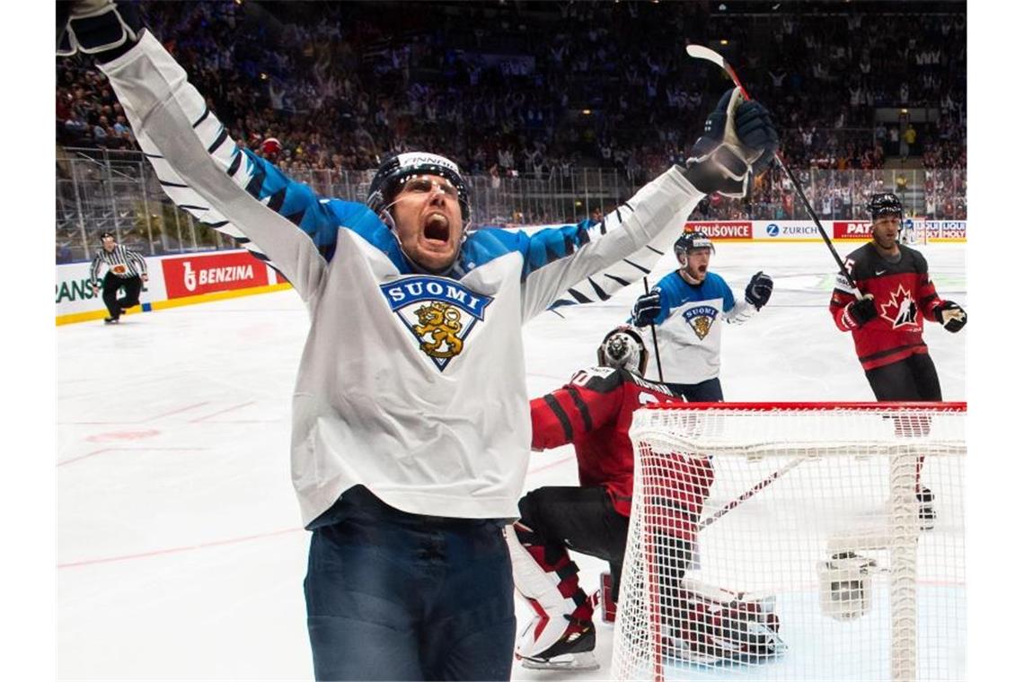 Finnland ohne Stars zum dritten Mal Eishockey-Weltmeister Der Finne Marko Anttila (12) feiert sein Tor im Finale gegen Kanada. Foto: Joel Marklund/Bildbyran via ZUMA Press