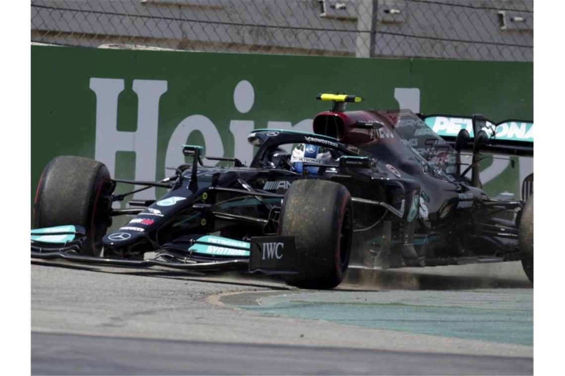Hamilton gegen Verstappen mit psychologischem Vorteil Der Finne Valtteri Bottas hat im ersten Training vor dem Großen Preis von Spanien die Bestzeit gesetzt. Foto: Emilio Morenatti/AP/dpa