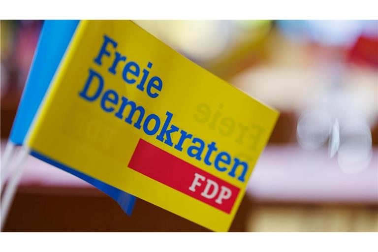 Der Fragetext der bundesweiten Befragung soll lauten: "Soll die FDP die Koalition mit SPD und Grünen als Teil der Bundesregierung beenden?"