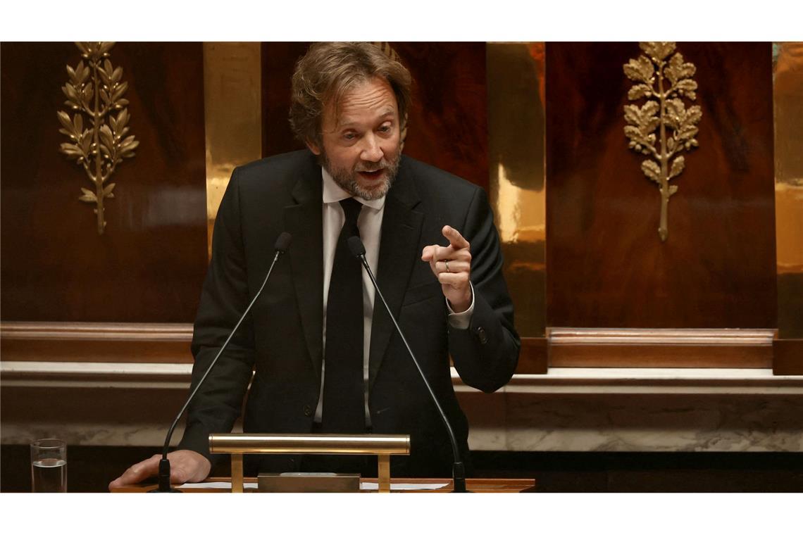 Der Fraktionschef von Frankreichs Sozialisten, Boris Vallaud, stellt sich in der politischen Krise hinter die Regierung.