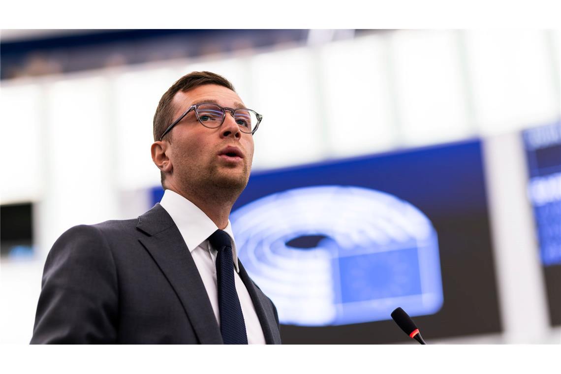 Von der Leyens Kommission übersteht weitere Misstrauensvoten Der französische Politiker Jordan Bardella ist Vorsitzender der rechten PfE-Fraktion im Europaparlament. (Archivbild)