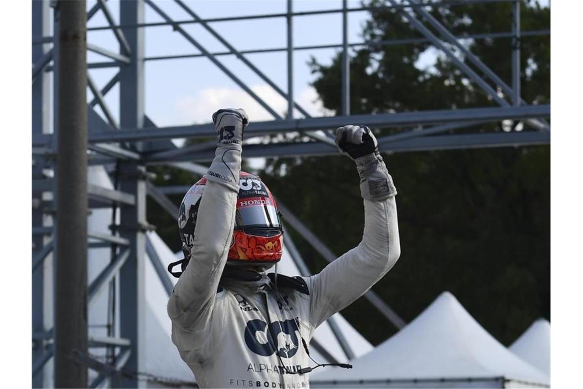 Sensationssieg von Gasly - Ferrari-Totalschaden im Chaos Der Franzose Pierre Gasly gewann überraschend in Monza. Foto: Miguel Medina/POOL AFP/AP/dpa