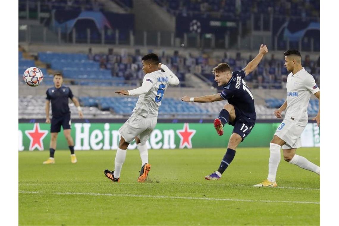 Chelsea, Sevilla, Barca und Juventus im Achtelfinale Der frühere Dortmunder Ciro Immobile (2.v.r.) erzielte für Lazio den Führungstreffer. Foto: Andrew Medichini/AP/dpa