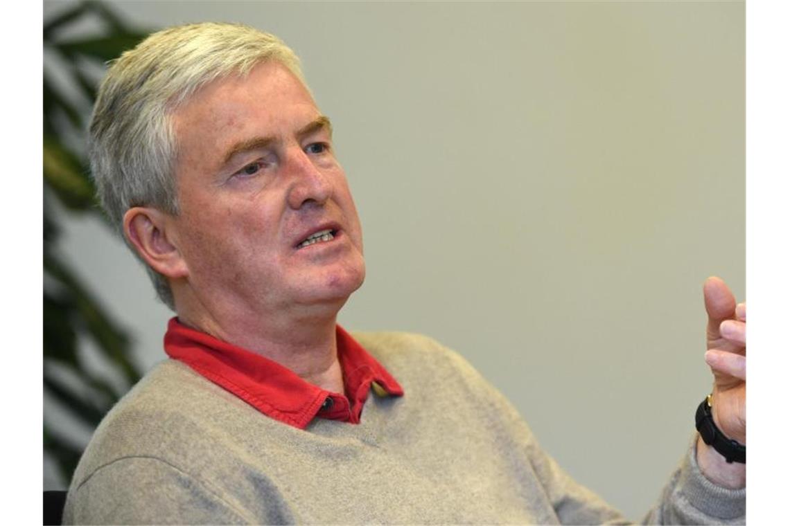 Experte Peters vermisst „mentale Stärke“ bei deutschen Teams Der frühere Hockey-Bundestrainer Bernhard Peters sagt, dass den deutschen Teams „bei den Leistungsfaktoren 10 bis 15 Prozent“ fehle. Foto: Marcus Brandt/dpa