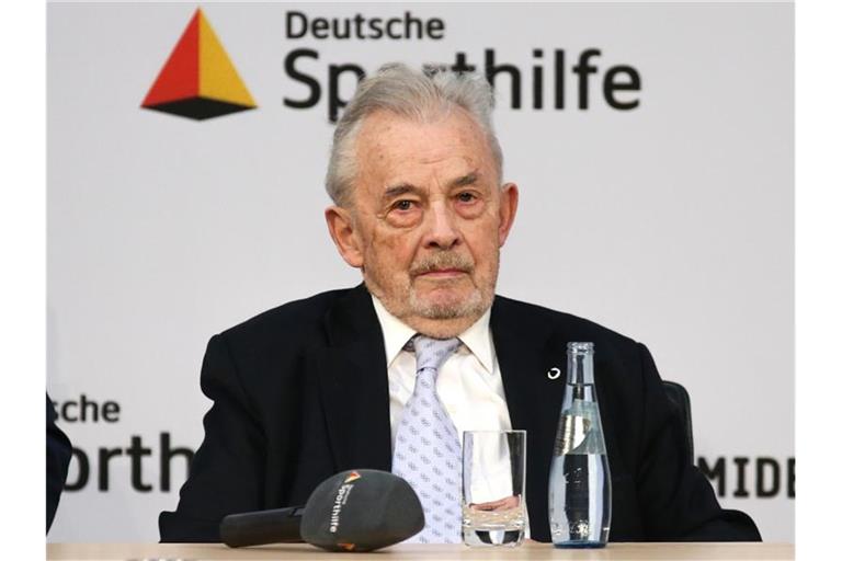 Der frühere Sport-Funktionär Walther Tröger ist im Alter von 91 Jahren gestorben. Foto: Andreas Gora/dpa